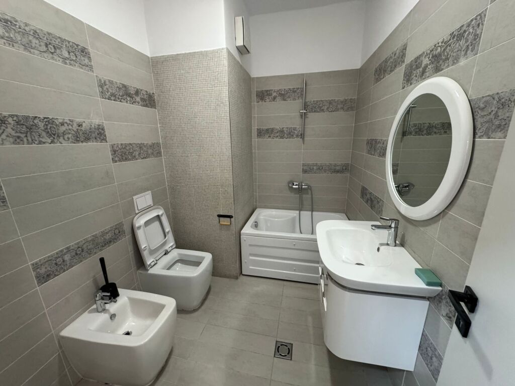 Office space for rent  Address: Komuna Parisit  kika 2  Floor 1  11 rooms all with air conditioning  3 toilets  100 m2 veranda  Camera system  Area 270 m2  Price 5000€