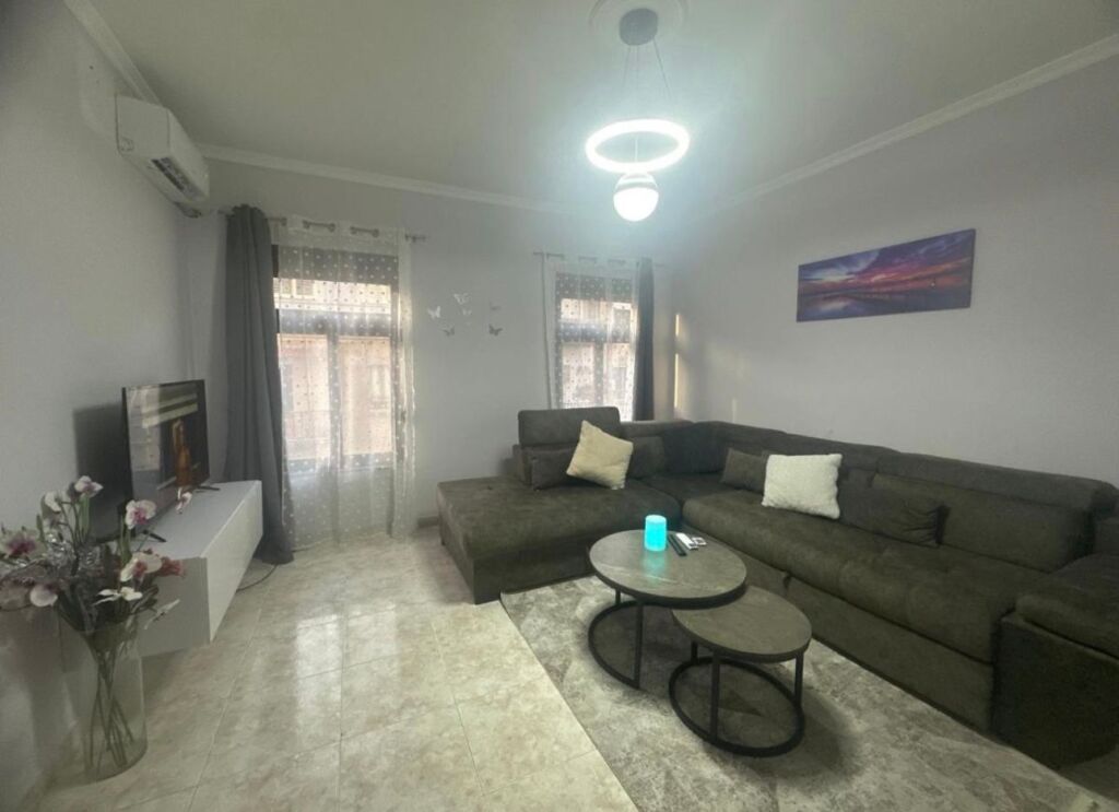 Affittasi appartamento 2+2+2 arredato nel Bllok