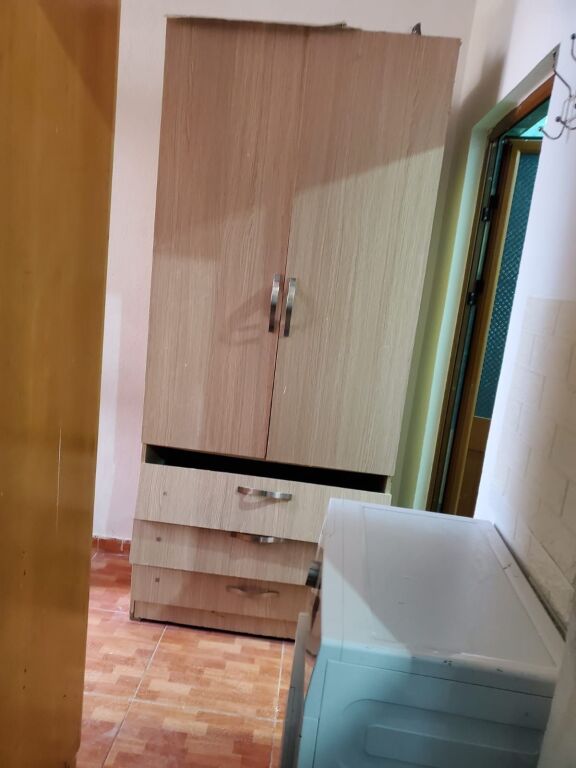 GARSIONERE 25000 LEKE.ISH PARKU I AUTOBUZAVE