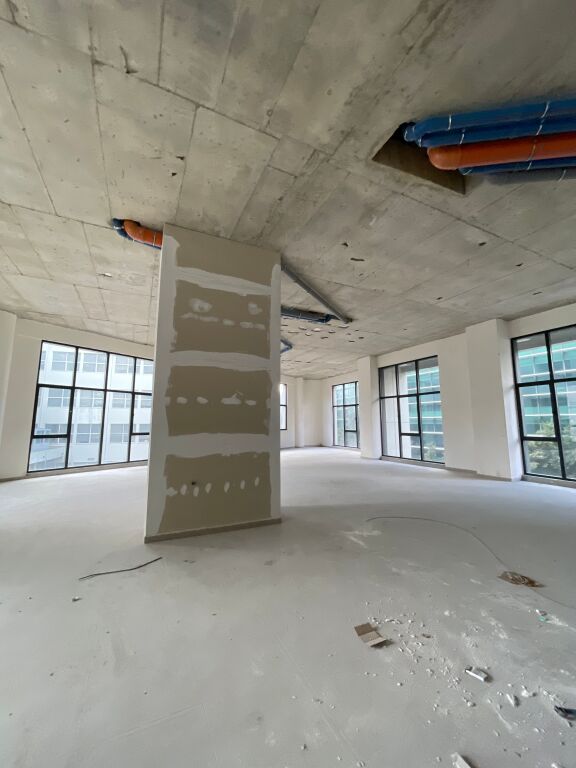 Jepet me qera ambient biznesi open space ne Spring Residence Vasil Shanto