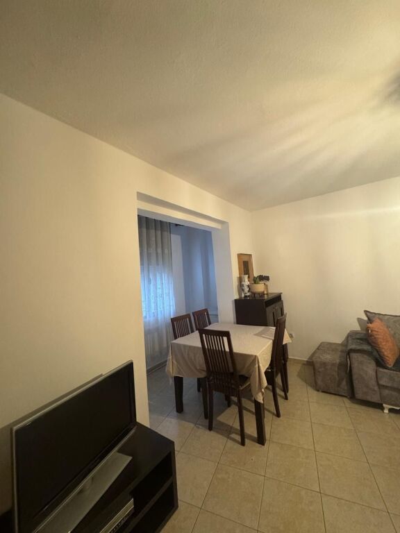 Jepet Me Qera Apartament 2+1+1 Ballkon