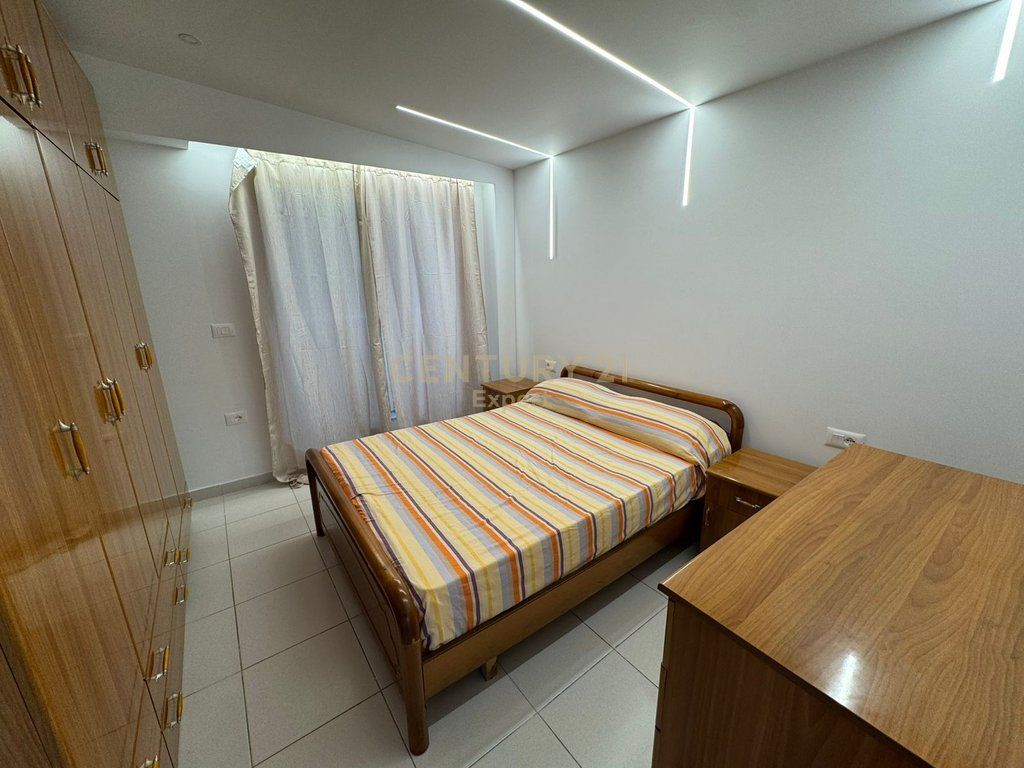 JEPET ME QIRA APARTAMENT 1+1 TEK RRUGA FERIT XHAJKO