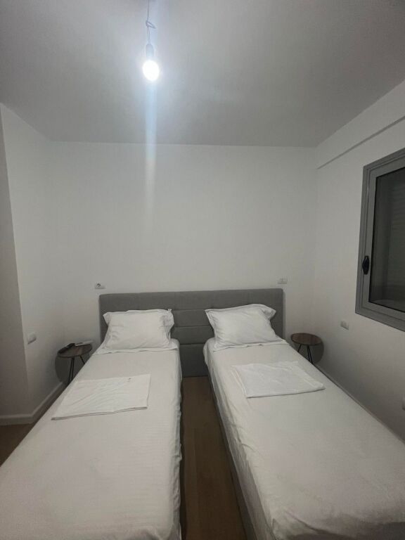 Apartament me qira –📍 2+1 | Afër Kishës Ortodokse, Vlorë