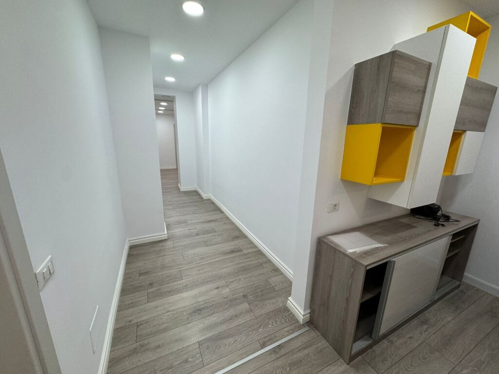 Office space for rent  Address: Komuna Parisit  kika 2  Floor 1  11 rooms all with air conditioning  3 toilets  100 m2 veranda  Camera system  Area 270 m2  Price 5000€