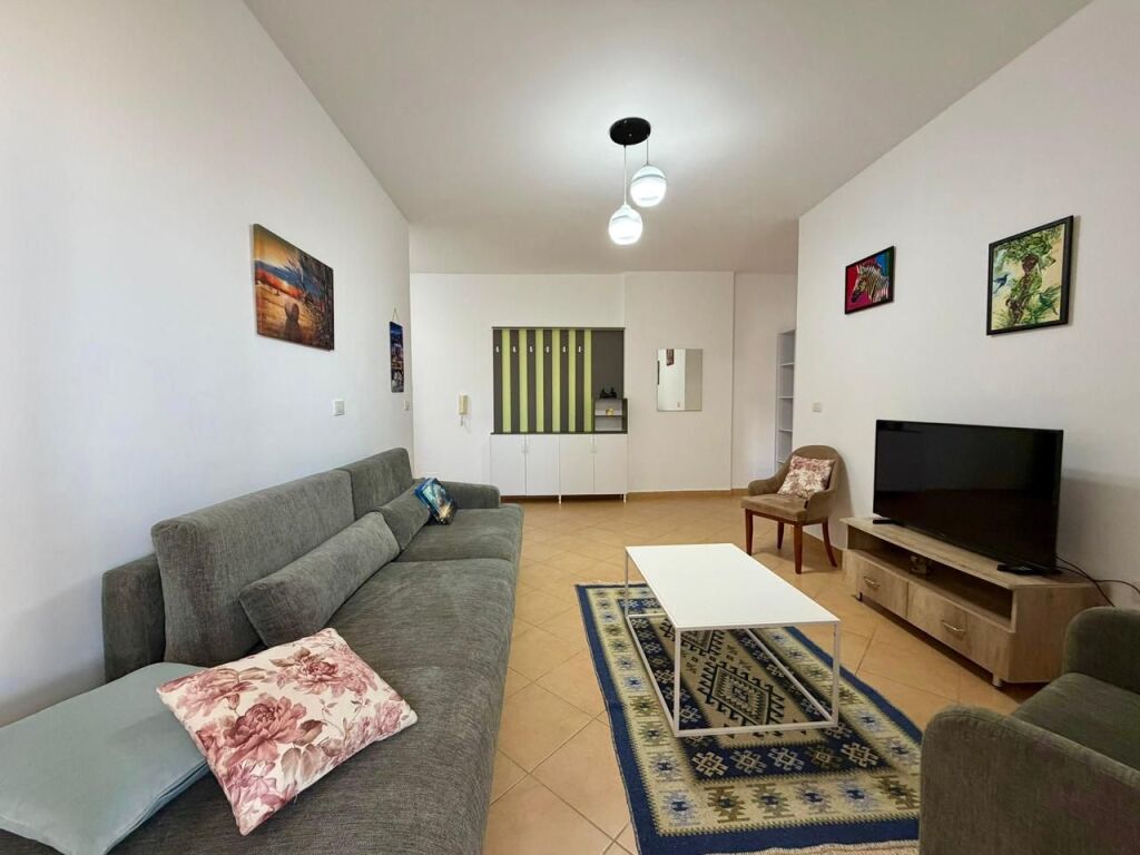 Apartament 1+1 me Qera Afatgjate Lungomare, Vlore