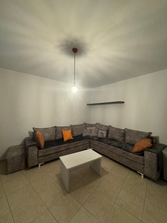 Jepet Me Qera Apartament 2+1+1 Ballkon