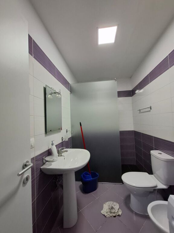 Laprak Jepet Apartament 2+1 Me Qera