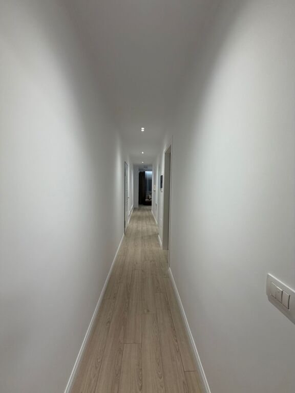 Dato 2+1, myslym shyri te him kolli, 900 euro con parcheggio