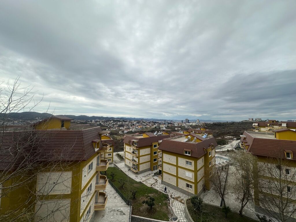 Appartamento 2+1+2+2blocchi in Vendita, Lago di Farka Tirana