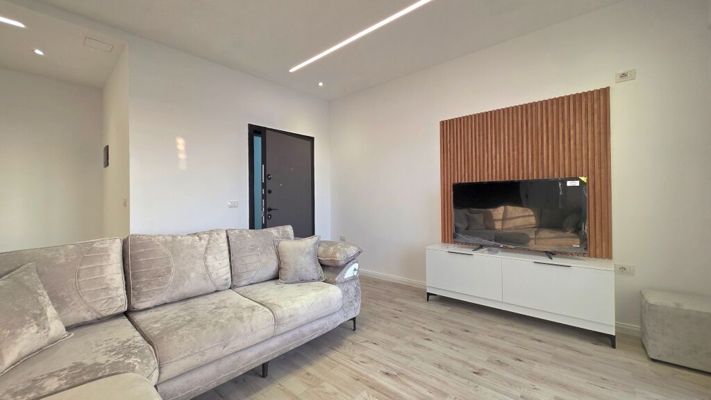 APPARTAMENTO 1+1 IN VENDITA VICINO ALLA PALESTRA DELLO SFORZO, VLORE