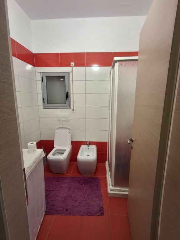 Appartamento 2+2 in affitto –📍 Lungomare, Vlorë | Vista mare completa