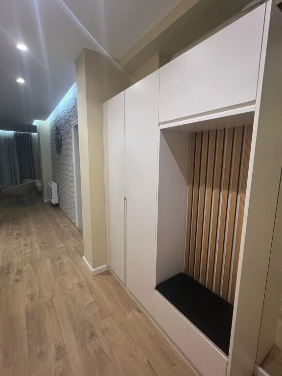 Apartament me qira –📍 2+1 | Afër Kishës Ortodokse, Vlorë