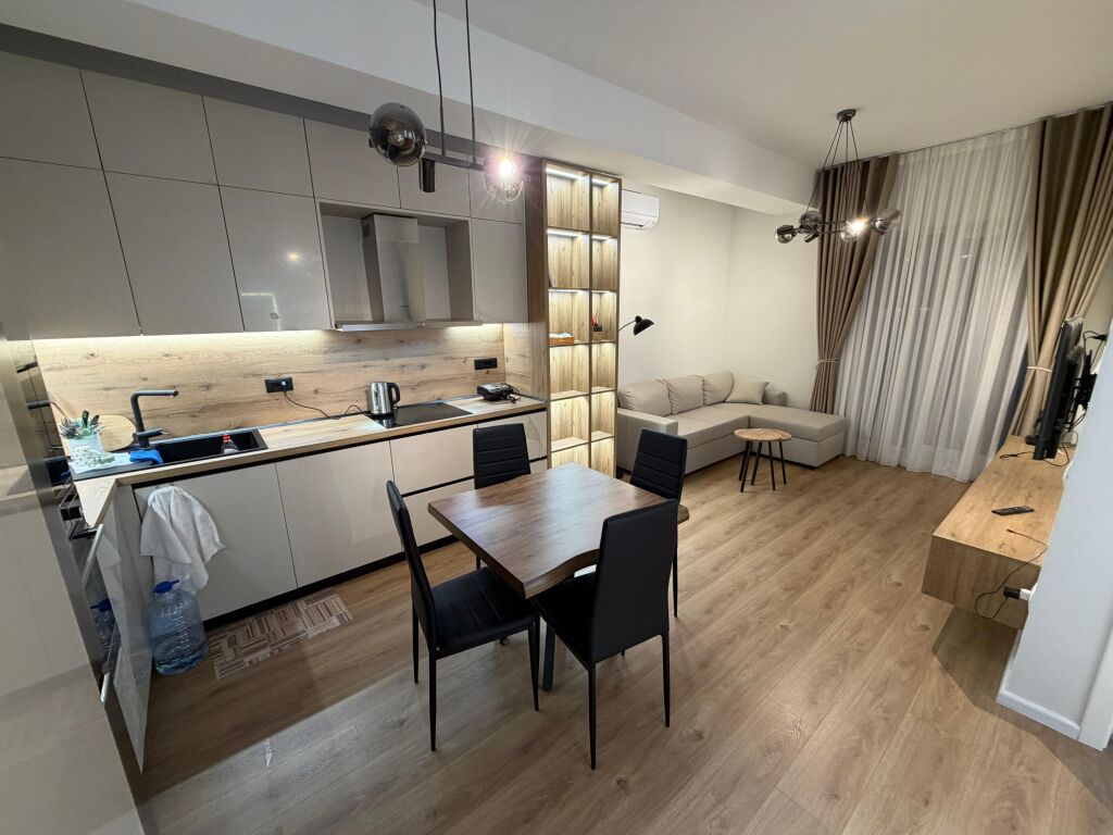 📣Qera ,Apartament 1+1 📍Kompleksi Kaimi  •Mobilim i ri i pabanuar me pare •Kati 5 me ashensor •Cmimi 45.000 leke ne muaj