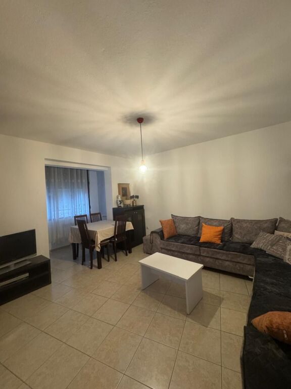 Jepet Me Qera Apartament 2+1+1 Ballkon