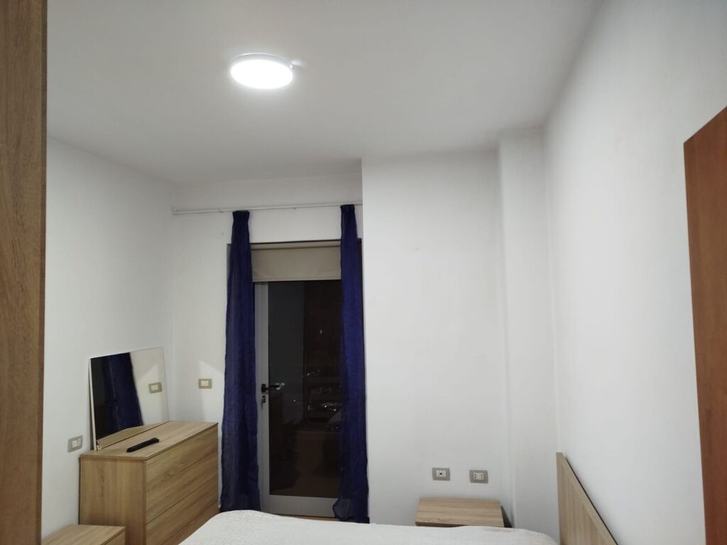 Apartament me qera ne astir