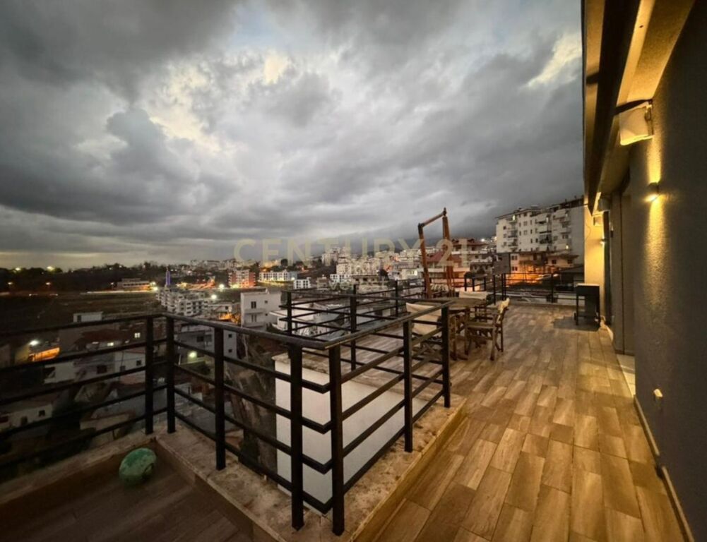 ✨ Penthouse 3+1+2 me verandë për shitje