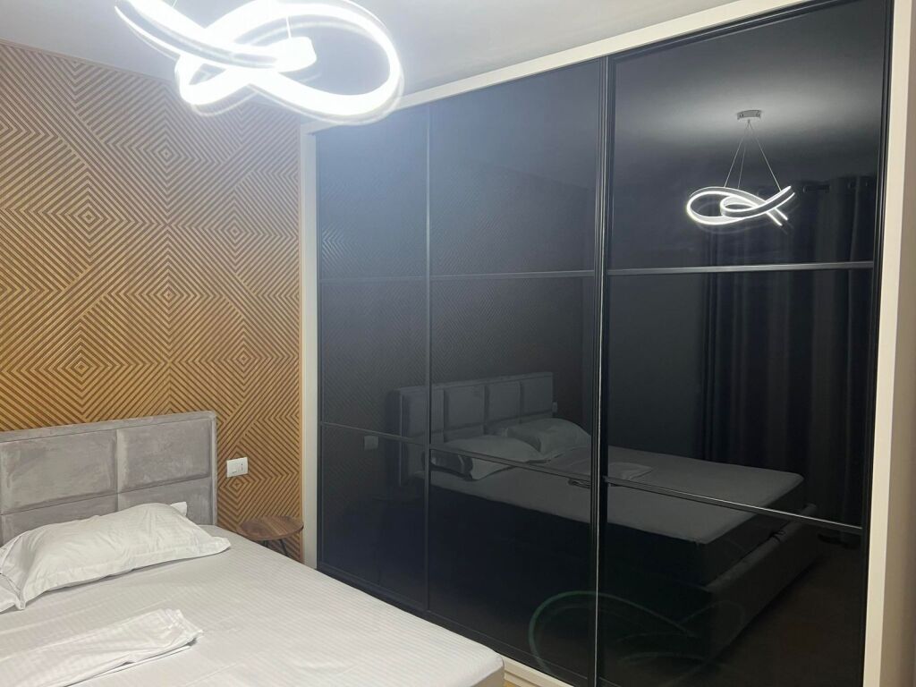 Apartament me qira –📍 2+1 | Afër Kishës Ortodokse, Vlorë