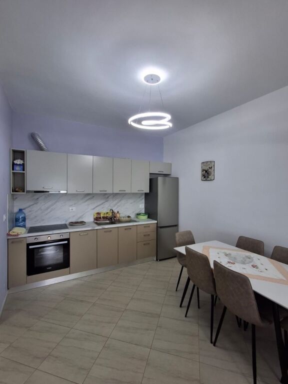 Appartamento 2+2 in affitto –📍 Lungomare, Vlorë | Vista mare completa