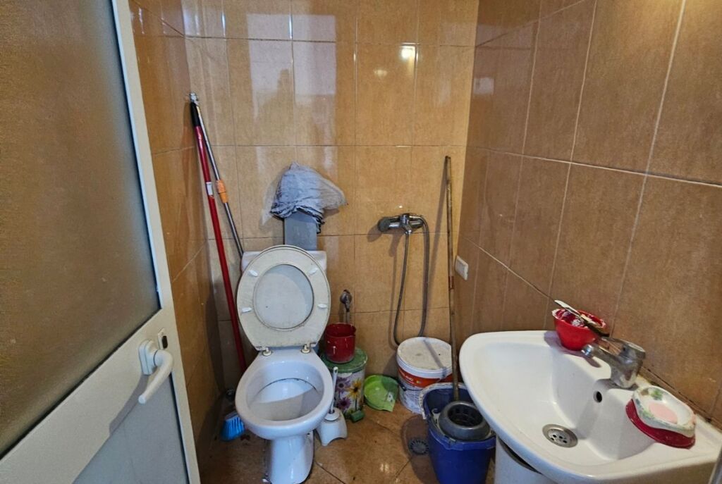 Near Freskut Restaurant Shop for Sale at Bargain Price!