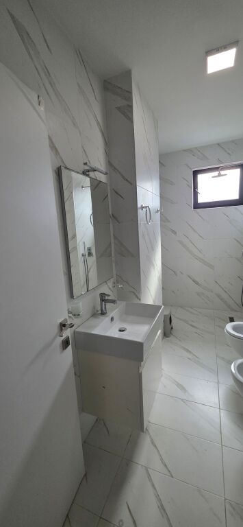 Affittasi 2+1+P presso il palazzo di Eglo