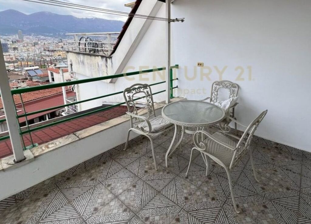 ✨ Duplex 3+1+2 con veranda in vendita