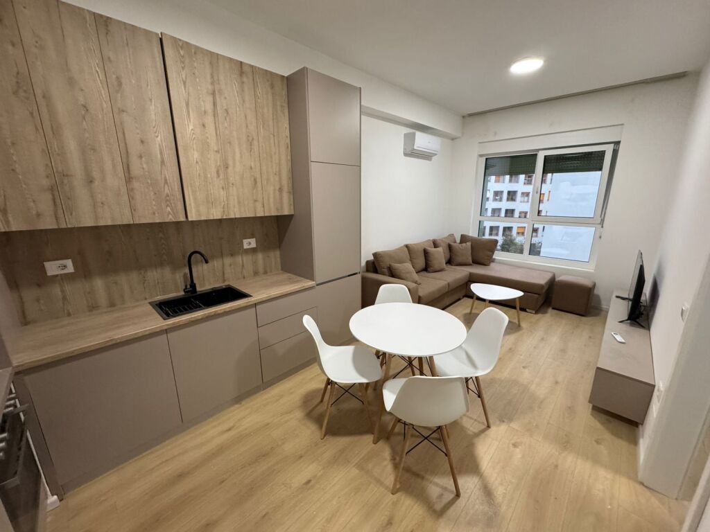 Jept me qera Apartament 1+1  Adresa : Ali Demi Kompleksi kadiu  Kati 4 e mobiluar  Cmimi 450 €