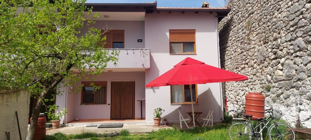 Vile Me Qera e pershtashme per Biznese Clinica Klinik Dentare