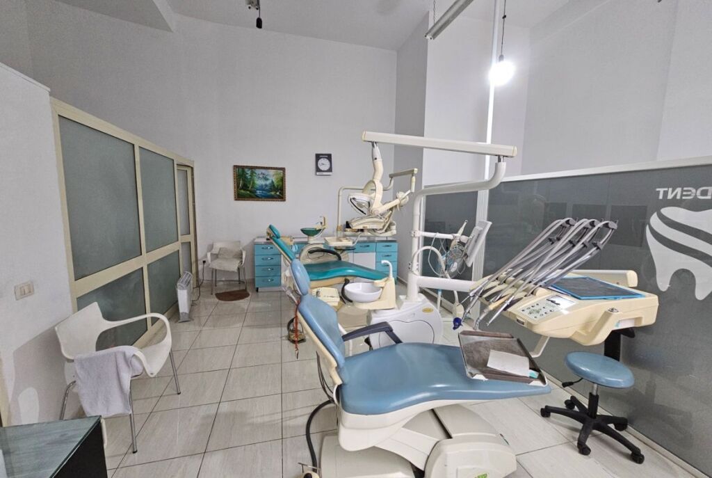 Near Freskut Restaurant Shop for Sale at Bargain Price!