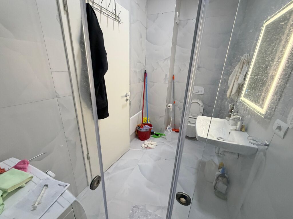 📣Qera ,Apartament 1+1 📍Kompleksi Kaimi  •Mobilim i ri i pabanuar me pare •Kati 5 me ashensor •Cmimi 45.000 leke ne muaj