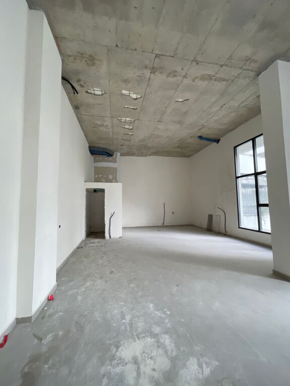 Jepet me qera ambient biznesi open space ne Spring Residence Vasil Shanto