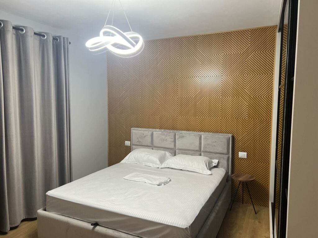 Apartament me qira –📍 2+1 | Afër Kishës Ortodokse, Vlorë
