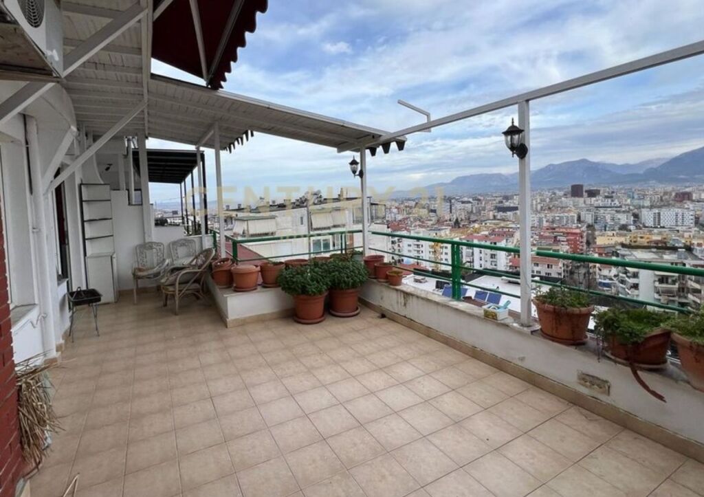 ✨ Duplex 3+1+2 con veranda in vendita