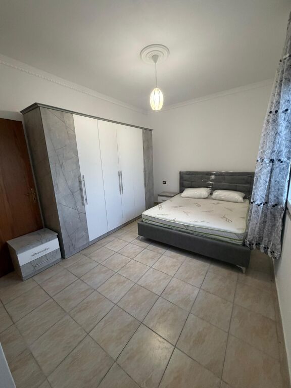 Jepet apartament 2+1 + 15m verand ish URT