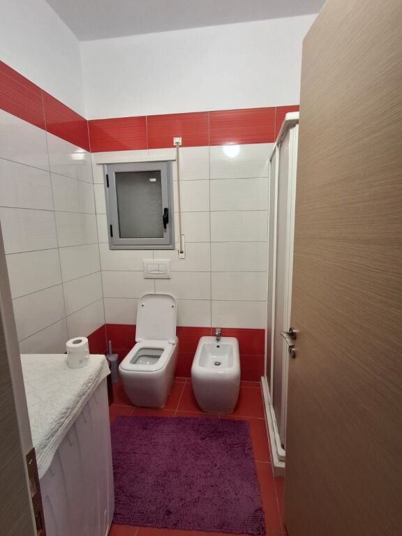 Appartamento 2+2 in affitto –📍 Lungomare, Vlorë | Vista mare completa