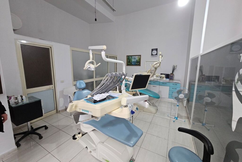 Near Freskut Restaurant Shop for Sale at Bargain Price!