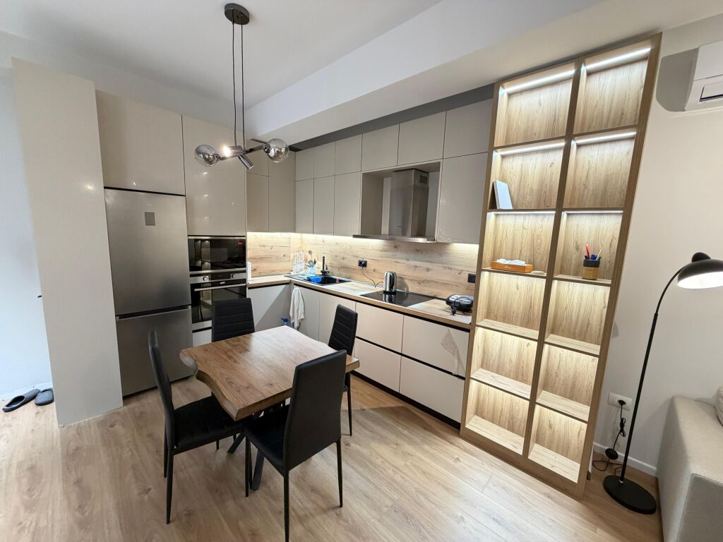 📣Qera ,Apartament 1+1 📍Kompleksi Kaimi  •Mobilim i ri i pabanuar me pare •Kati 5 me ashensor •Cmimi 45.000 leke ne muaj