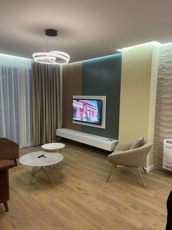 Apartament me qira –📍 2+1 | Afër Kishës Ortodokse, Vlorë