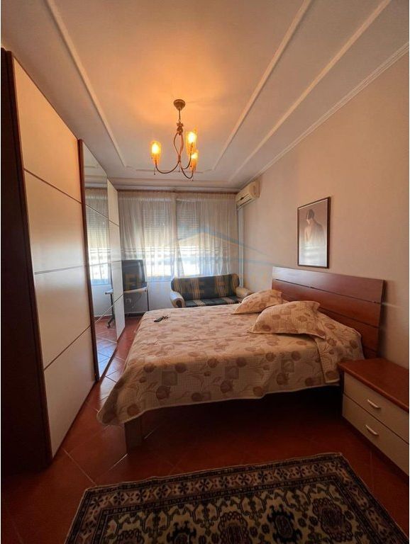 Qera, Apartament 2+1+2, 21 Dhjetori
