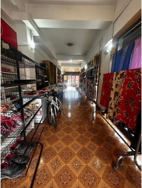 🏬 DYQAN ME QIRA – TRERRACAT, PRANË GJIMNAZIT “ALI DEMI”, VLORË