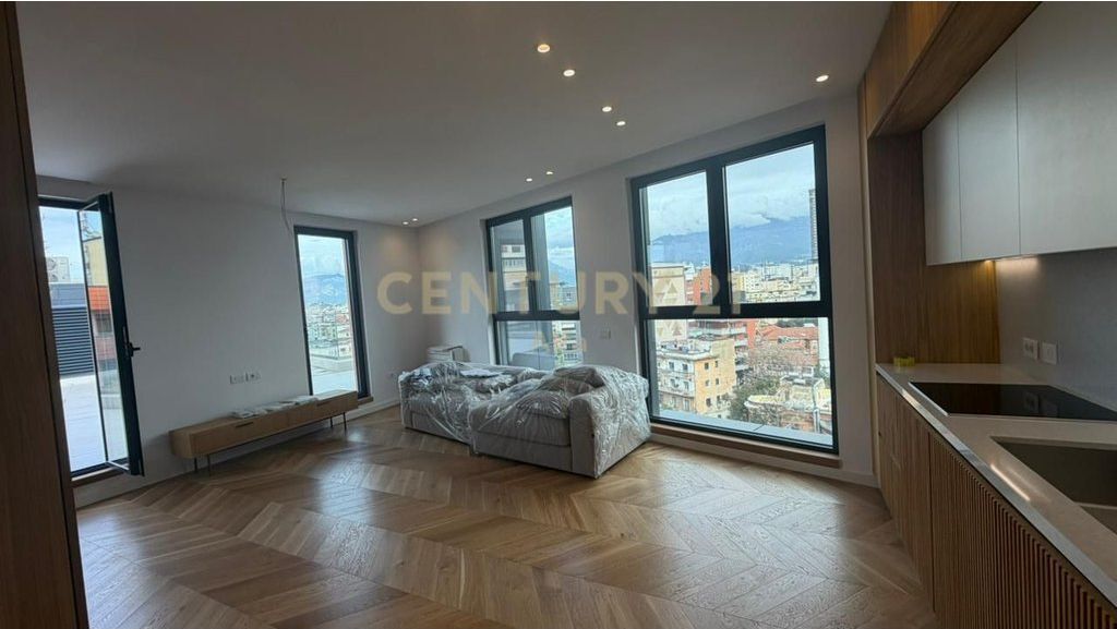 Penthouse Luksoz me Qira në Galeri Roma