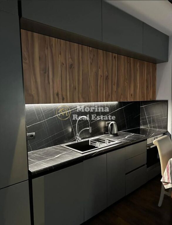 Affitto | Appartamento 1 + 1 | Comune di Parigi | 700 €/mese