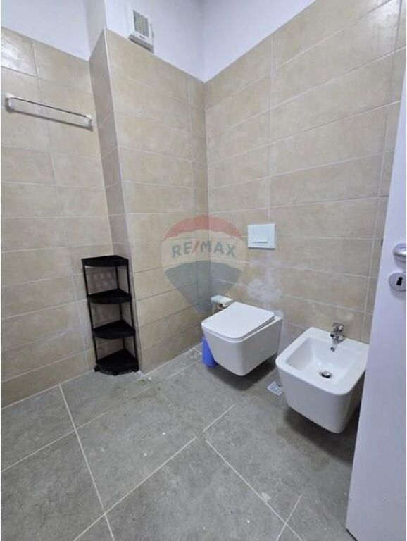 1+1 IN AFFITTO A ZOGU I ZI