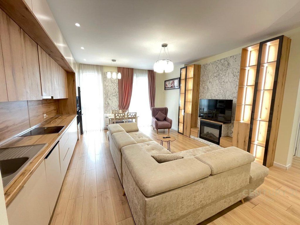 Apartament 2+1+2 me qira te Medreseja