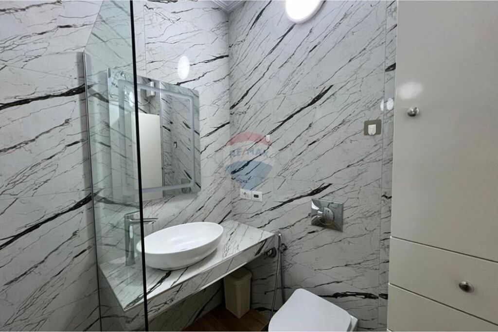 Apartament 3+1 per qira, prane Eleonores!