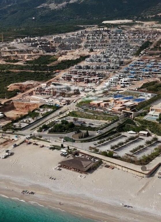 !OKAZION! SHITET APARTAMENT 1+1ME VERANDE/DEPO/POST PARKIMI – GREEN COAST 2, PALASË!