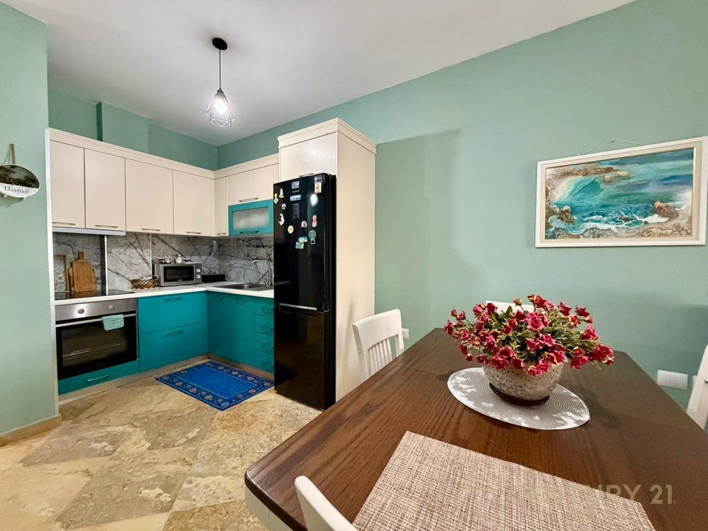 SHITET APARTAMENT 2+1 NE VIJE TE PARE ME DETIN NE LUNGOMARE