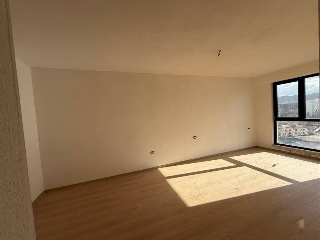 Appartamento 2+1 + posto auto ex campo