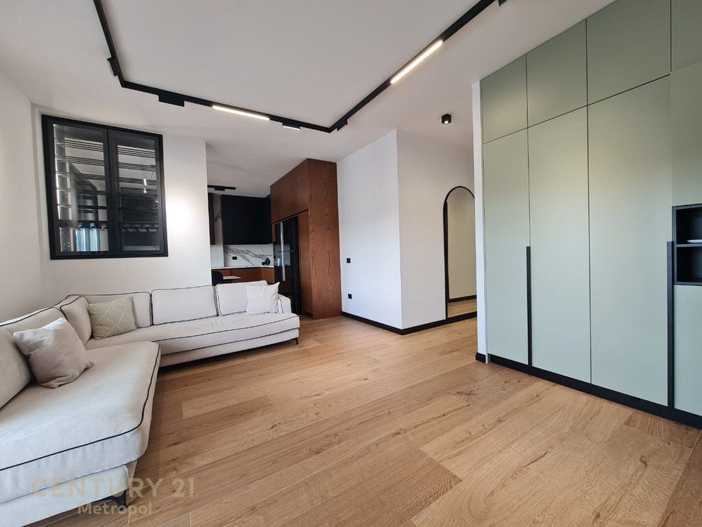 Appartamento 3+1+2 in affitto con veranda, vicino al Centro Commerciale TEG! 2.000 € /Mese