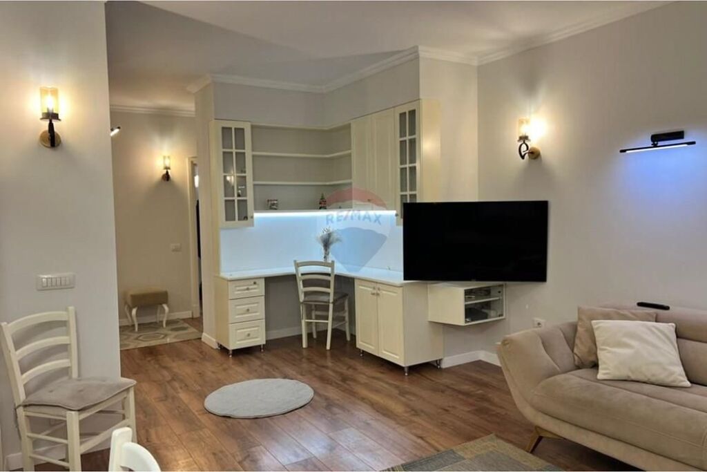 Apartament 3+1 per qira, prane Eleonores!