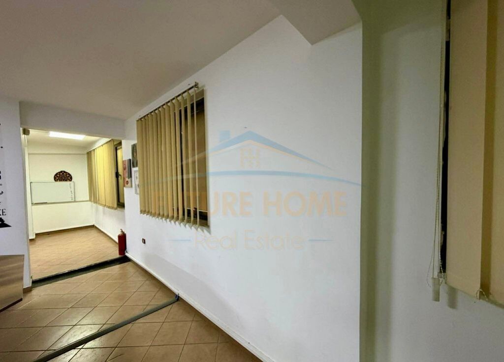 Rent, Space, Ndre Mjeda Street